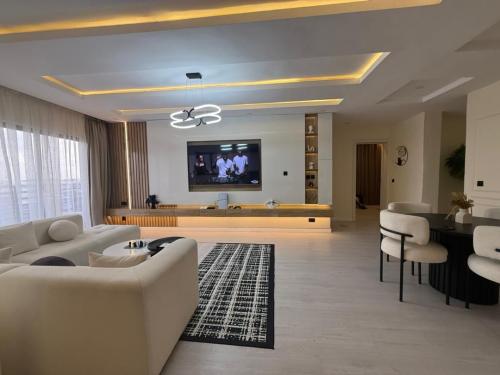 08cfb3b8-1473-473e-a6c7-3d27b0b74744