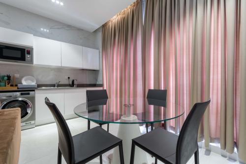 0b61adfd-ac59-41ec-84b1-af6bf9bb28e6