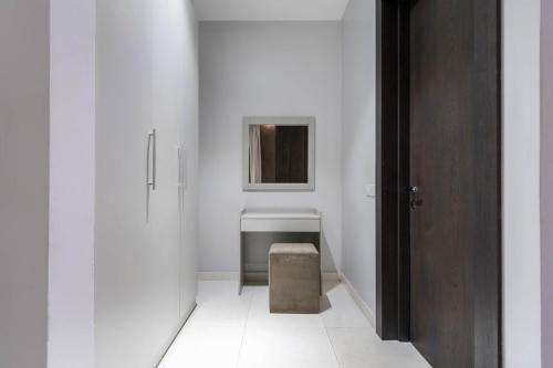 0c350347-447c-49eb-a073-23158912d1f6