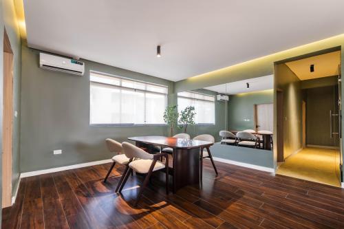 412ca833-5e24-43e8-a376-8fda935176ac