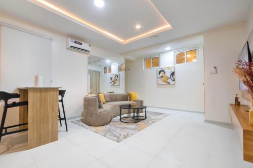 6146696b8ef-5f13-40aa-beff-7f5b77665dba