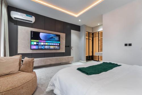 752311b1-25f2-4832-b724-bbb7103a4d33