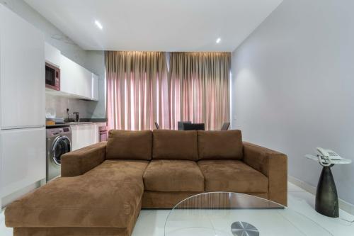 758e812a8d0-6816-4066-90c0-95dd1019b7d0