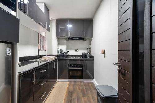 75f65b08-fb76-47f2-a37c-7714f9cd762c