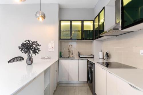 7db2680e-5114-4a71-bb40-83494376495b