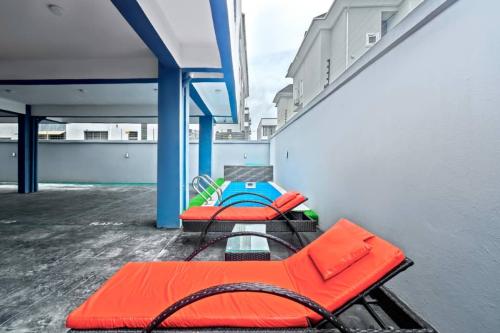 87748217-f6a8-4046-824d-99ecc3270856