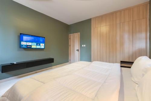 9327415e-0133-4f63-837f-79587db9df4c