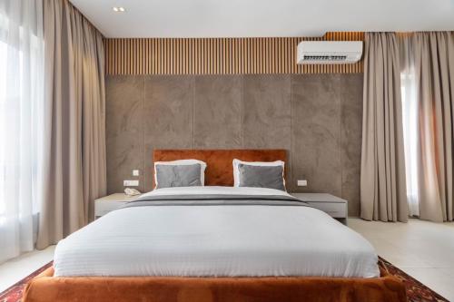 97ed11bd-de80-4bc1-9d18-5e93353bb891