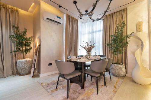 9881a707-4bfd-48af-a177-f586ff005b42