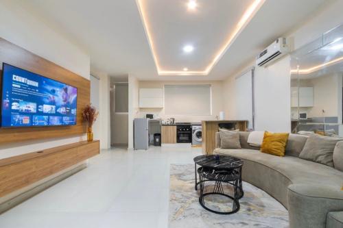 9e8dfcf0-f453-4b8c-8df2-bd2ad6b03c3f