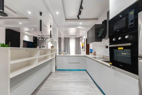 9fb70281-2e9a-4d73-b49b-a345e0022d54