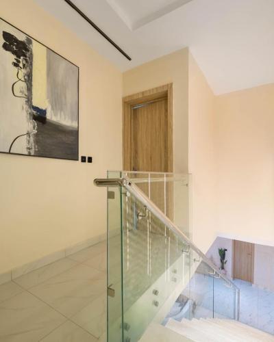 9fde84a8-cee1-4930-bbdf-59b3dad5e2d6