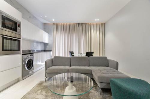 a16eeb76-eebc-4e86-ad86-3661c44e0c15