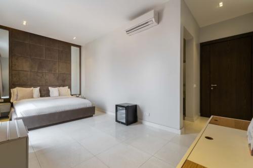 a363f69c-815a-400a-bdbc-84979d353982