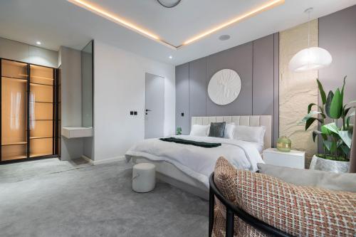 a8577b42-406a-4f20-8bb9-7710f1f38169