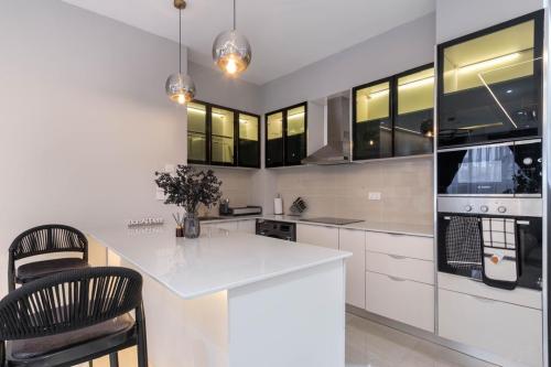 aac519e6-12f4-4eb2-a145-0ba65550c169