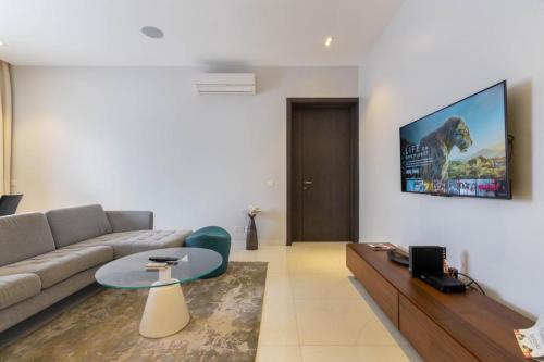 abf81550-dd44-40ac-866c-72ddfd1df907