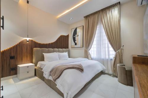 c4fa8315-a7a6-4f3b-90bf-a39394616cc4