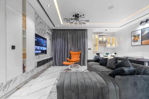 c6b214a0-bc18-428a-83cf-18a34c76dd7a