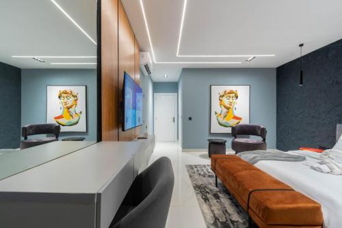 d2e73661-10a5-4cae-b85a-74f1884e6758