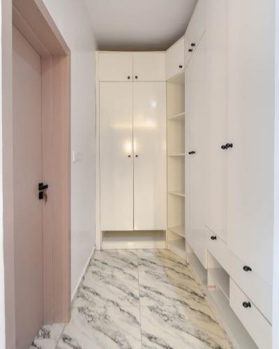 e9846ee4-18a2-4fe4-bb4e-9e38b035bc70