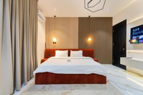 ed488c4d-4983-486e-8a3b-4751855fe1d1