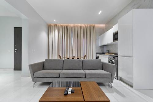 f0c3791b-7f90-4873-89f8-f681bc09b133