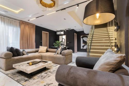 f0d12192-d0bf-43d5-9aac-9a2303811a68