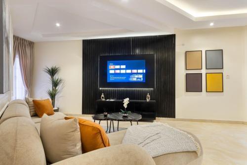 f4e3eb69-3d8d-4d73-9f6a-05d94e0d3979