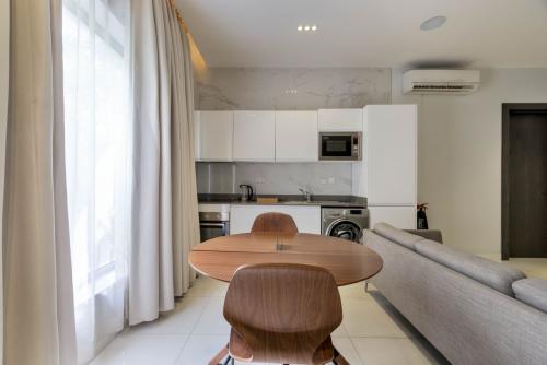 f5a5b788-2e76-42e0-9bb0-cc33c69661bf