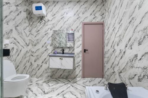 f7a2bab3-c77c-4f6d-881a-56419536a450