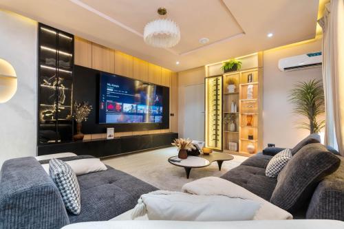 fa2024c2-94e5-40c1-900d-f3978aa96238